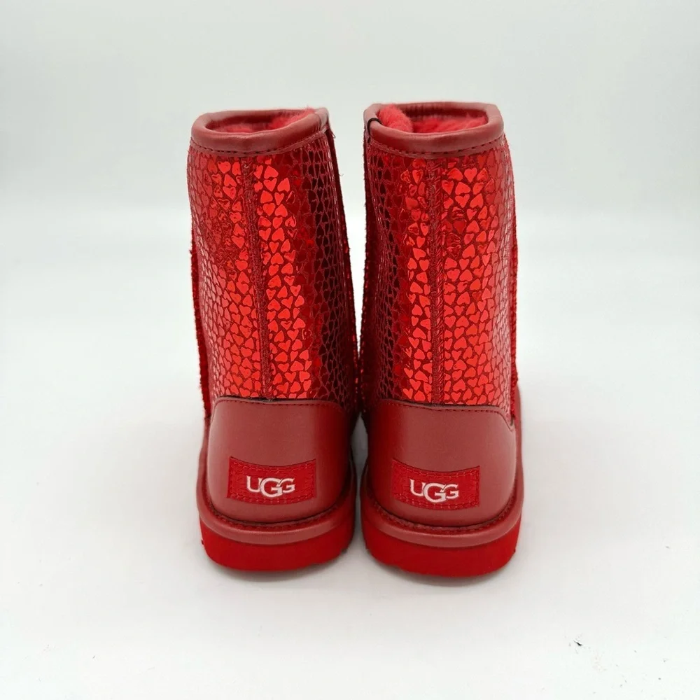 UGG new without